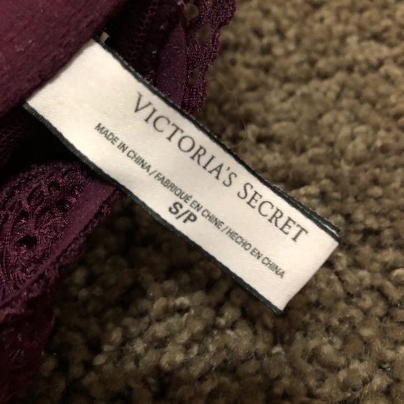Victoria’s Secret burgundy racer back bralette - Picture 4 of 4